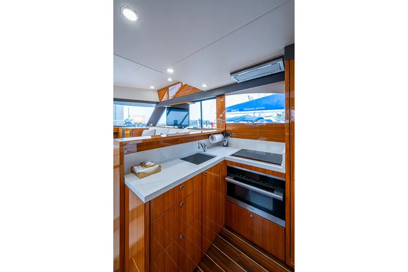 Slide: The Image of Maritimo M54 2018 - 31