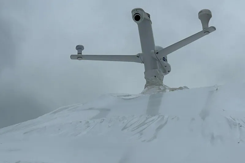 Slide: The Image of Mast with aft facing camera - 54