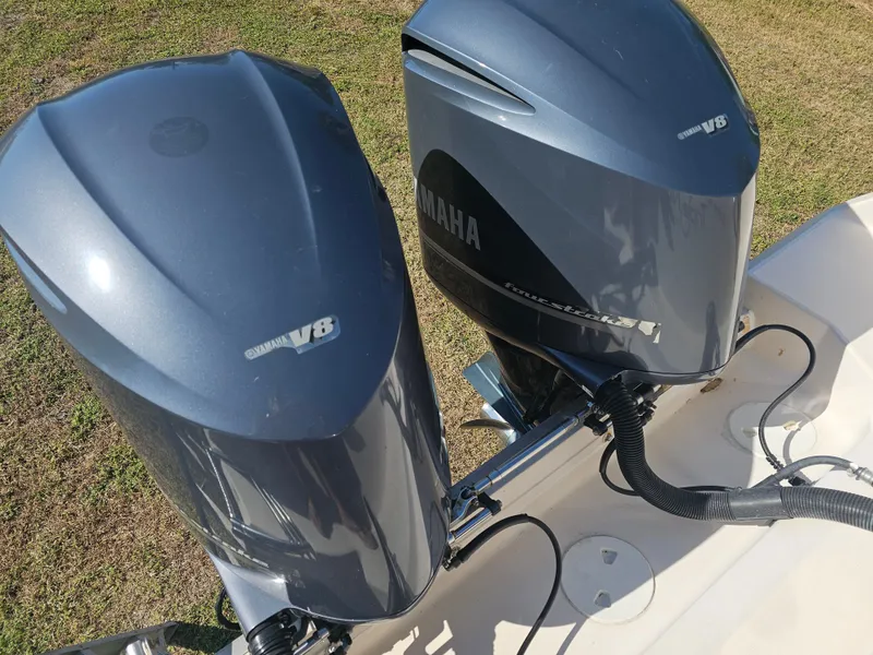 Slide: The Image of Grady-White Marlin 300 2009 - 9