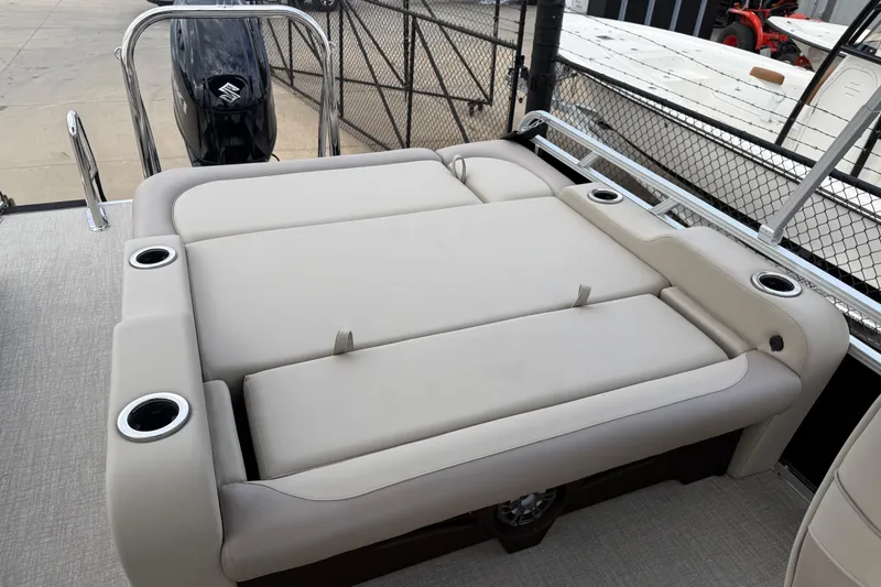 Slide: The Image of 2026 Avalon LSZ Versatile Rear Bench with cup holders and sleek design. - 37