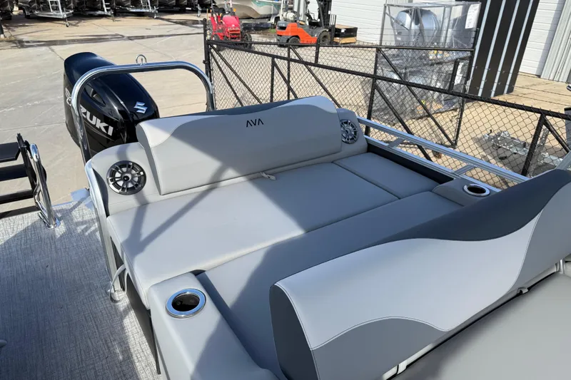 Slide: The Image of 2026 Avalon LSZ Versatile Rear Lounger with Suzuki engine, featuring sleek seating and cup holders. - 32