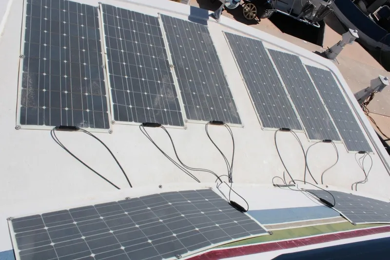 Slide: The Image of Solar panels on 1996 Stardust Cruisers 1655 houseboat roof for sustainable energy. - 42