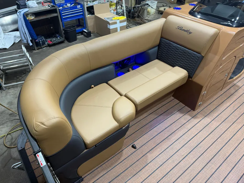 Slide: The Image of Bentley Pontoons Elite 223 Admiral Quad Lounge Tritoon & Honda 200HP 4-Stroke EFI 2026 - 8