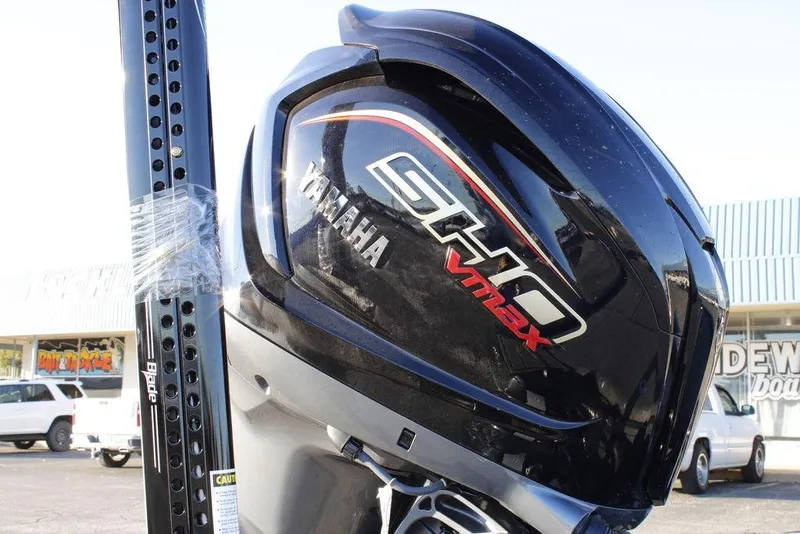 Slide: The Image of Outboard motor on a 2026 Phoenix 921 ELITE boat, featuring Yamaha SHO VMAX branding. - 5