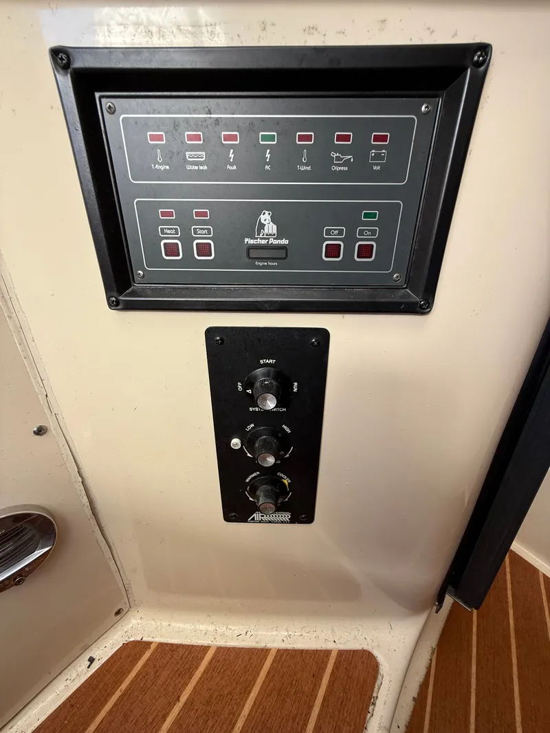 Slide: The Image of Triton 351 Express 2007 - 13