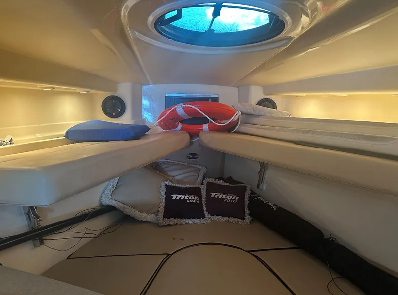 Slide: The Image of Triton 351 Express 2007 - 15