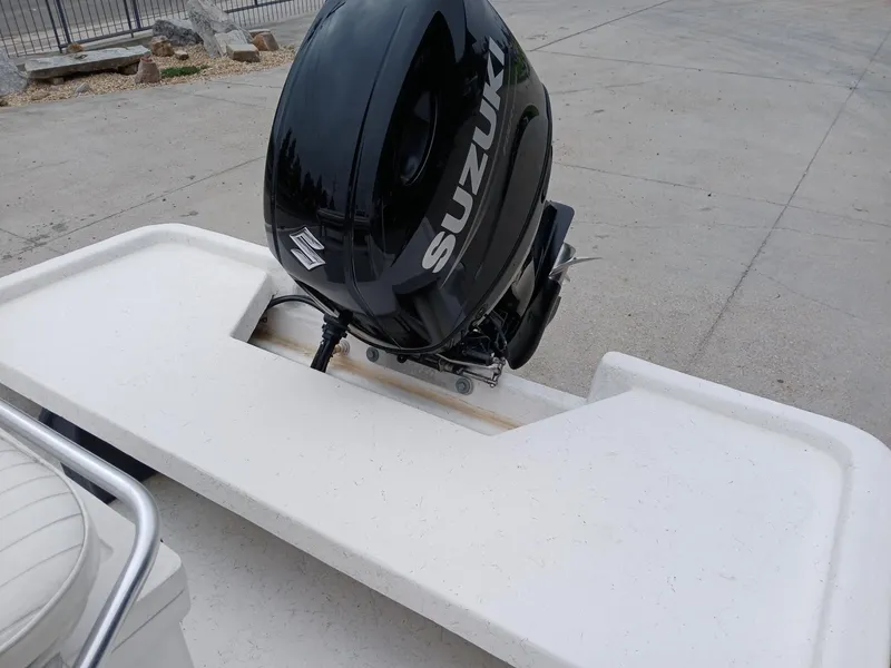 Slide: The Image of Mako 2101 Inshore 2006 - 11