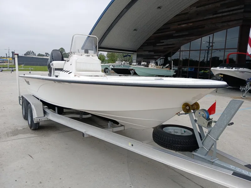 Slide: The Image of Mako 2101 Inshore 2006 - 5