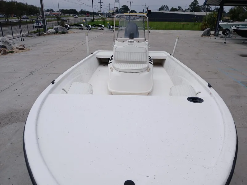 Slide: The Image of Mako 2101 Inshore 2006 - 6