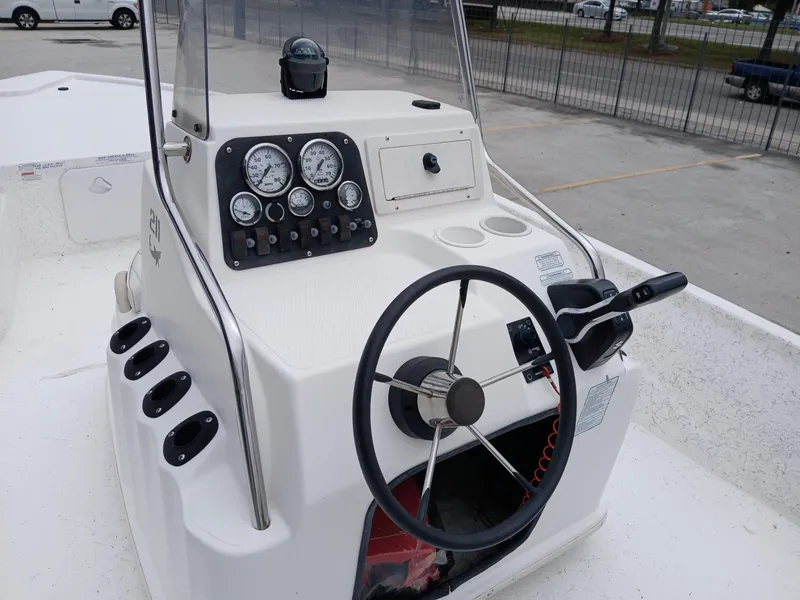 Slide: The Image of Mako 2101 Inshore 2006 - 8