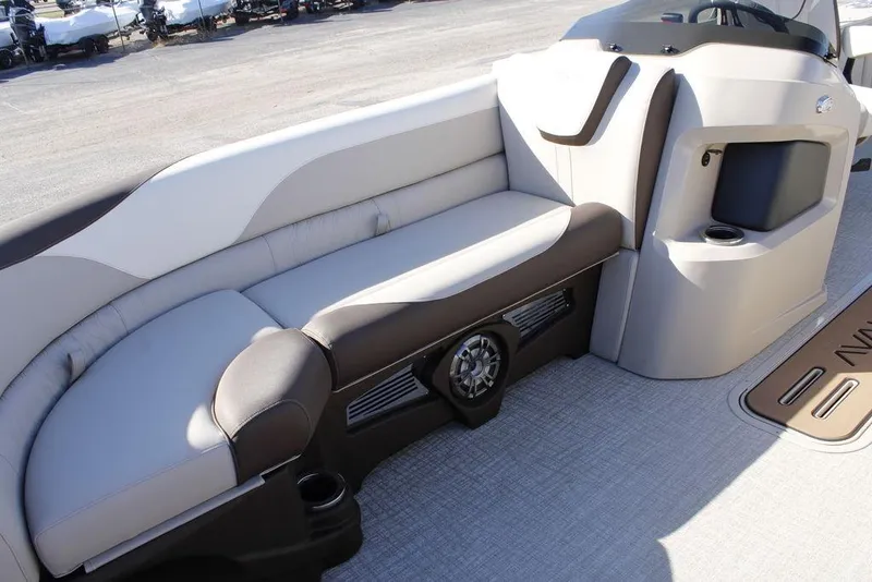 Slide: The Image of 2026 Avalon LSZ Cruise Rear Bench, luxurious seating with integrated speaker and cup holders. - 30
