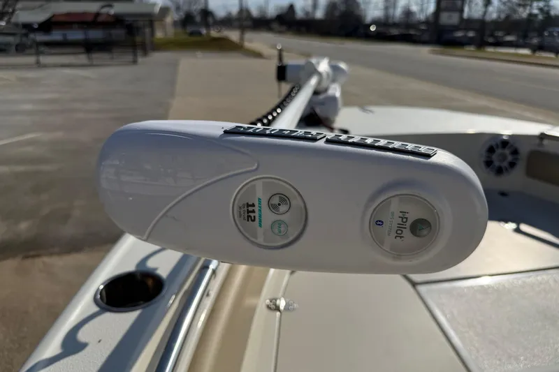 Slide: The Image of 2019 Stingray 236 CC boat with i-Pilot GPS trolling motor system. - 20