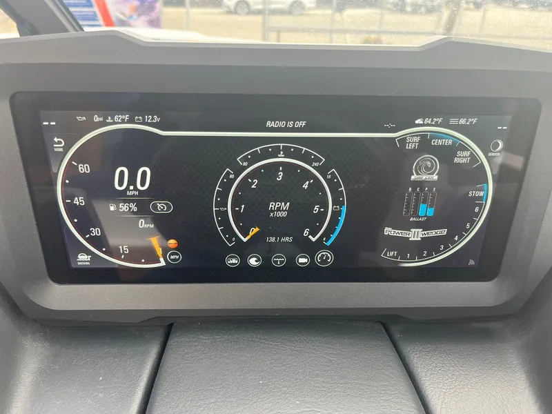 Slide: The Image of Malibu Wakesetter 21 LX 2024 - 31