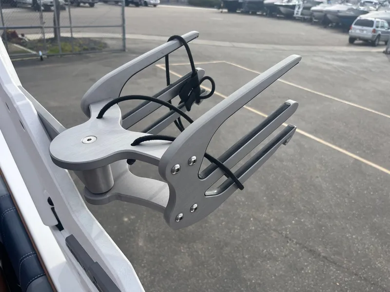 Slide: The Image of Malibu Wakesetter 21 LX 2024 - 37