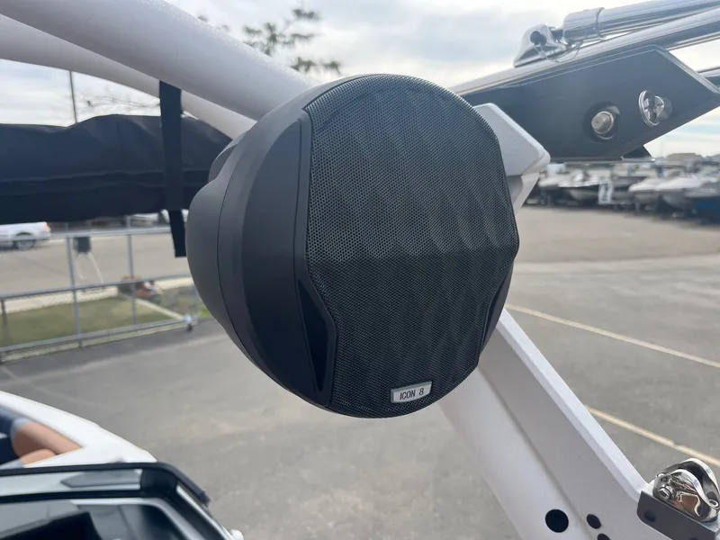 Slide: The Image of Malibu Wakesetter 21 LX 2024 - 38