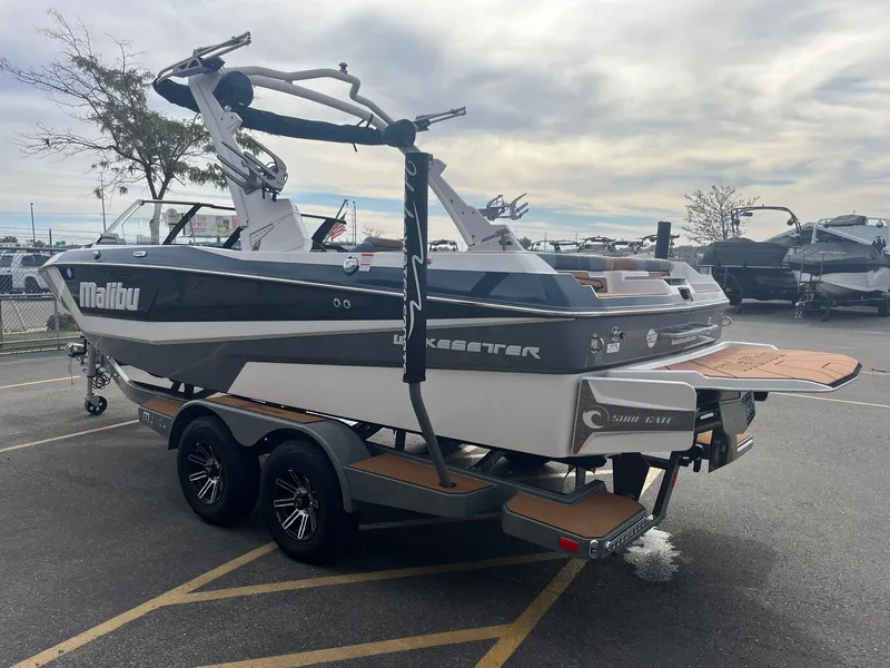Slide: The Image of Malibu Wakesetter 21 LX 2024 - 7