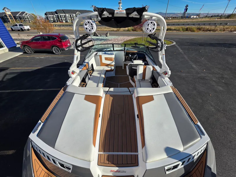 Slide: The Image of Nautique 210 Super Air Nautique 2018 - 11