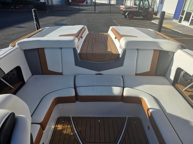 Slide: The Image of Nautique 210 Super Air Nautique 2018 - 15