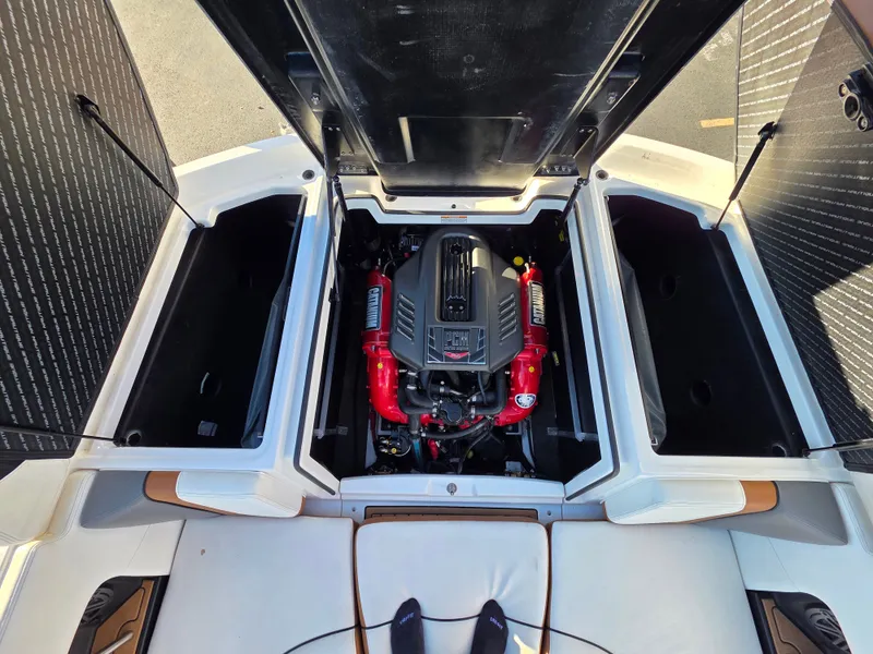 Slide: The Image of Nautique 210 Super Air Nautique 2018 - 18