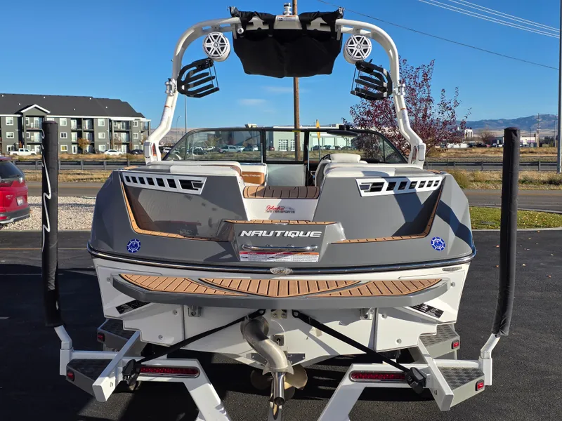 Slide: The Image of Nautique 210 Super Air Nautique 2018 - 9
