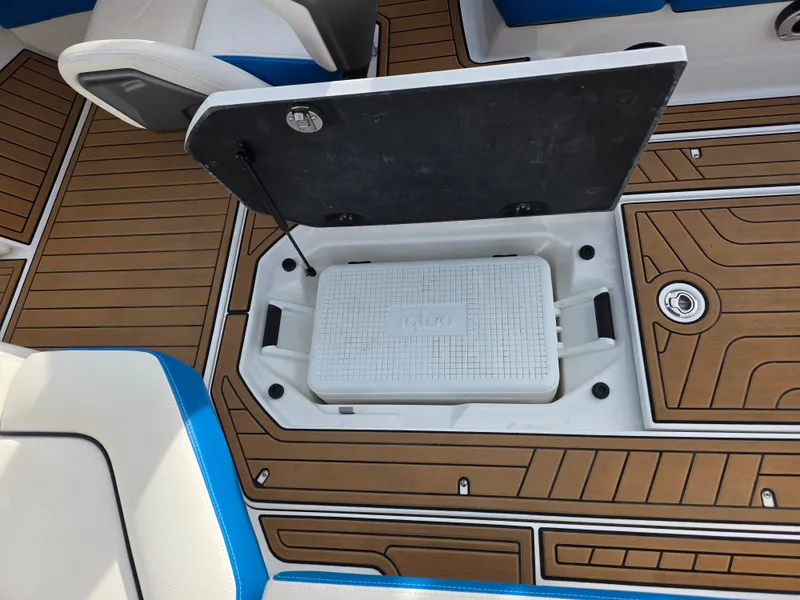 Slide: The Image of Nautique G23 2018 - 13