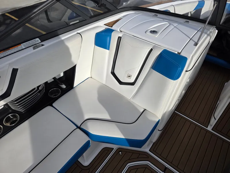 Slide: The Image of Nautique G23 2018 - 15