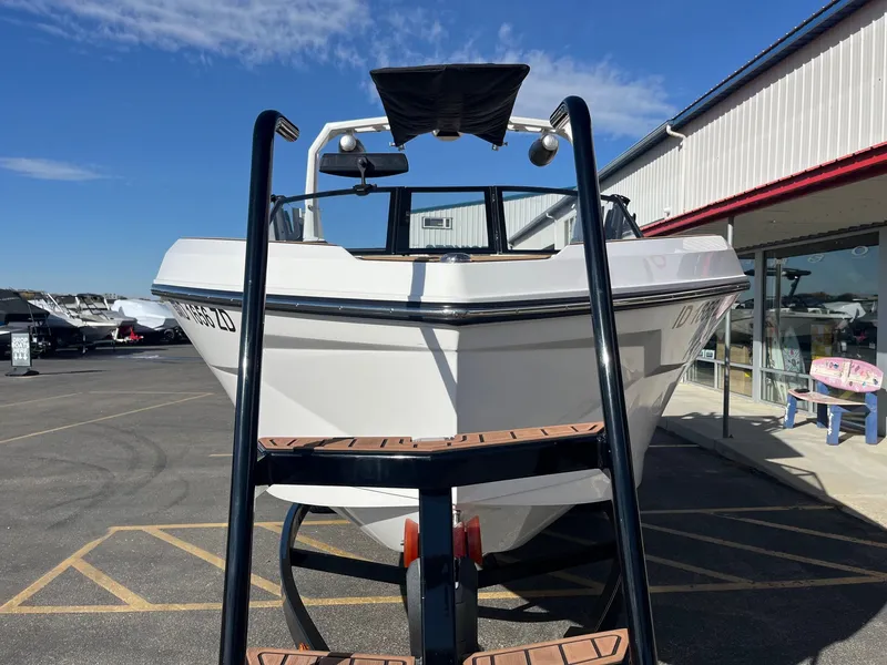 Slide: The Image of Nautique Super Air Nautique S23 2023 - 10