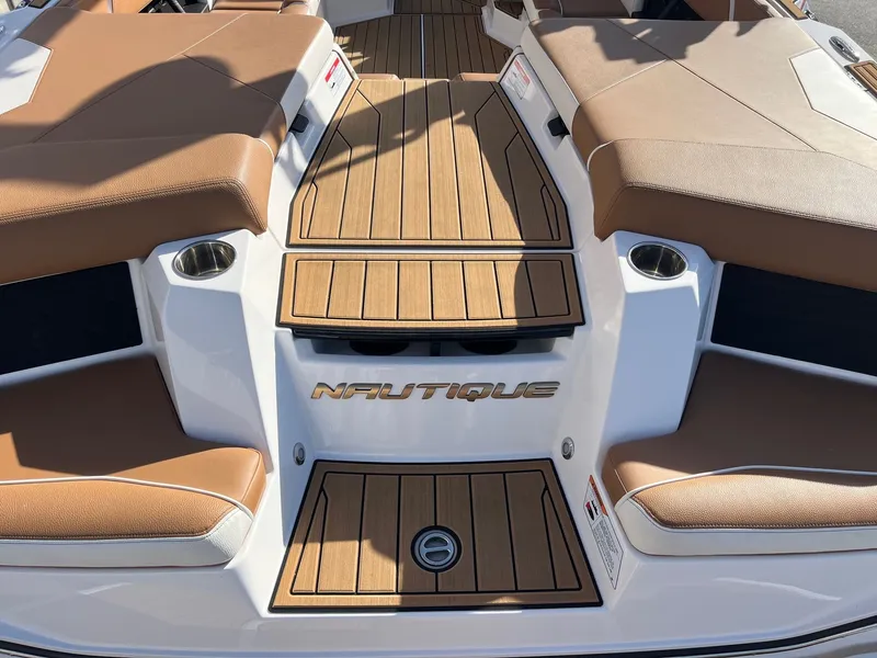 Slide: The Image of Nautique Super Air Nautique S23 2023 - 15