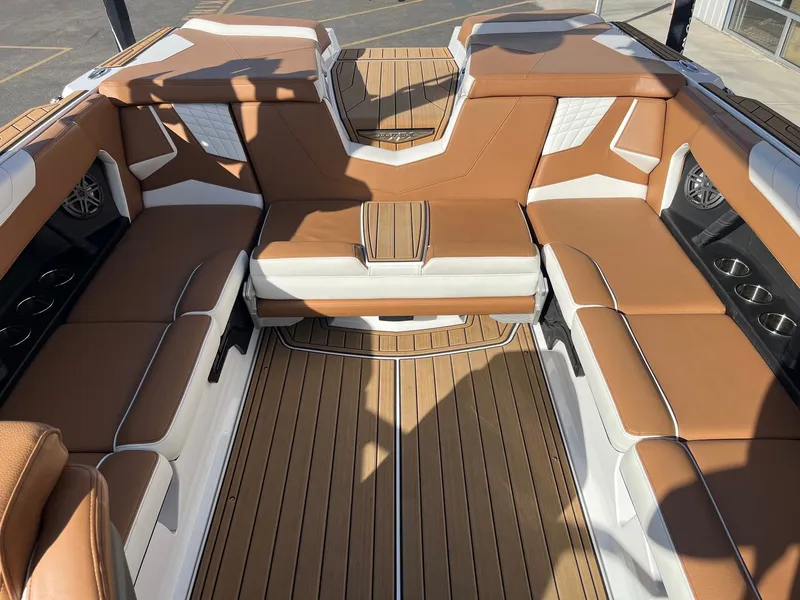 Slide: The Image of Nautique Super Air Nautique S23 2023 - 19