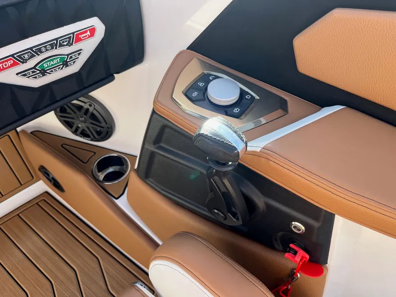 Slide: The Image of Nautique Super Air Nautique S23 2023 - 29