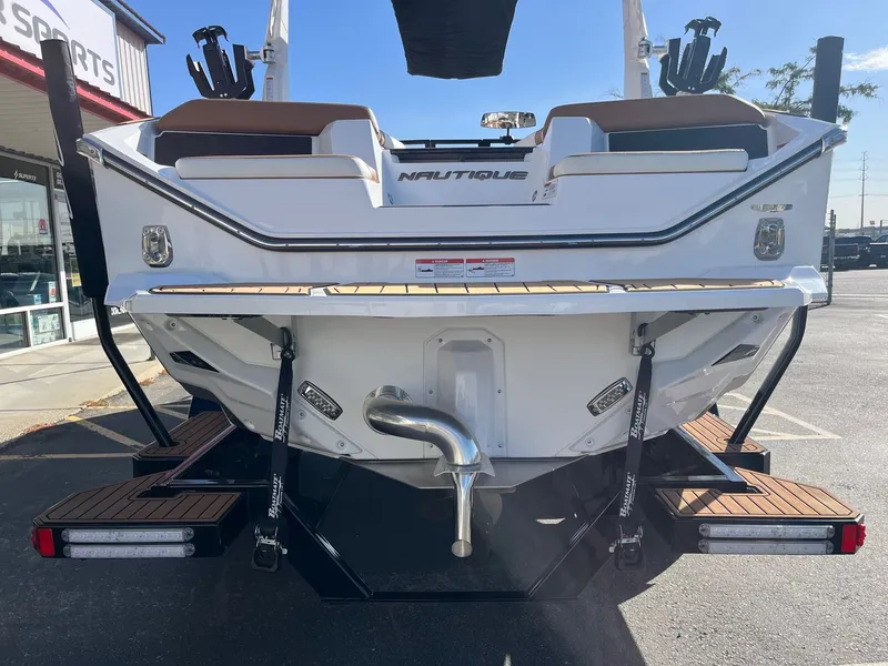 Slide: The Image of Nautique Super Air Nautique S23 2023 - 4