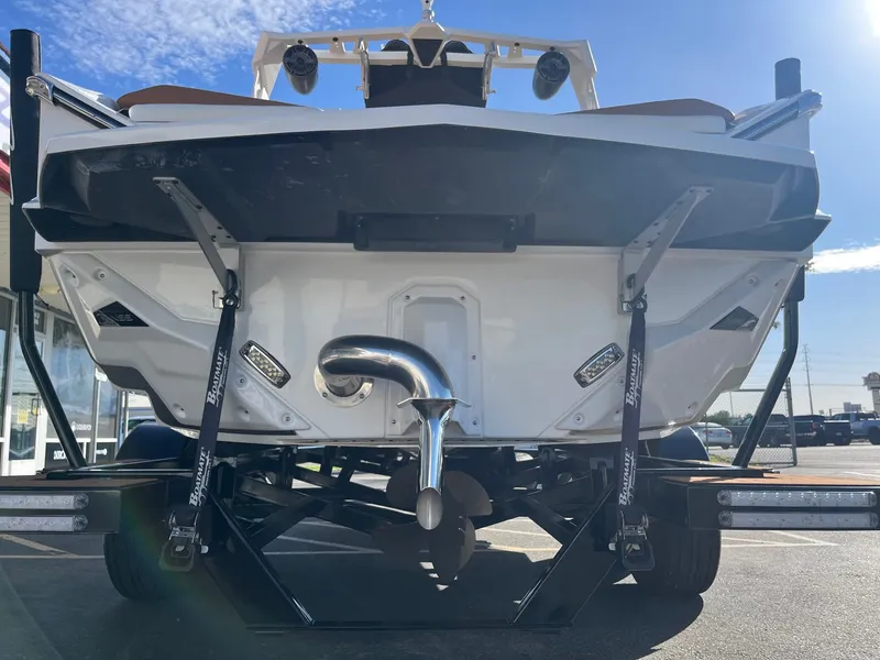 Slide: The Image of Nautique Super Air Nautique S23 2023 - 5