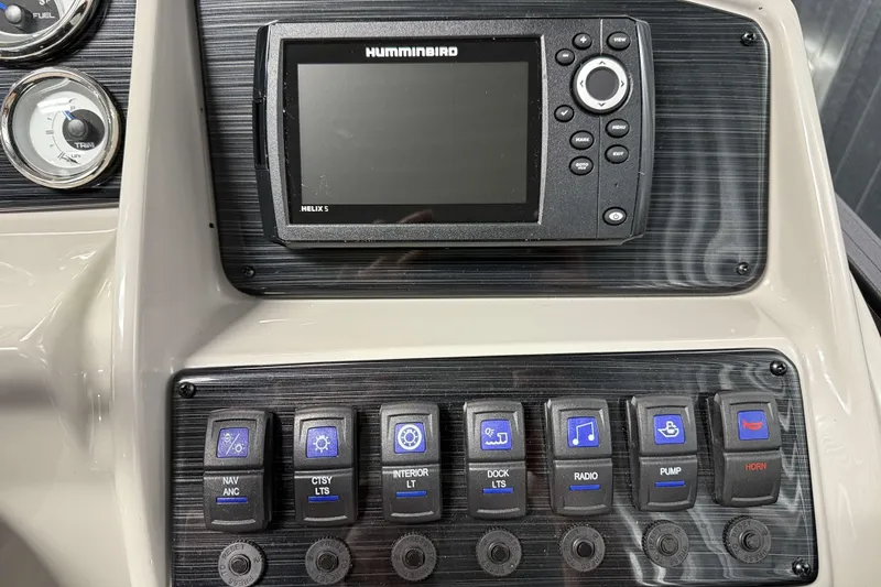 Slide: The Image of Control panel of 2026 Sylvan MIRAGE X3 DLZ BAR with Humminbird Helix 5 display. - 10