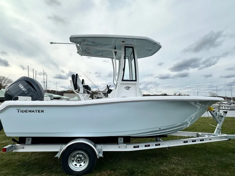 The Image of Tidewater 198 CC Adventure 2026 - 0