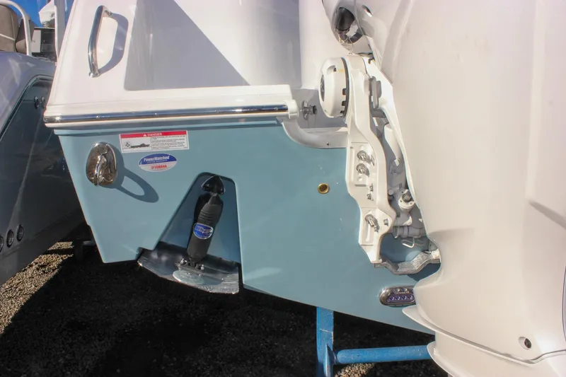 Slide: The Image of 2026 Sea Hunt Ultra 285 SE boat stern with Yamaha PowerMatched system. - 5