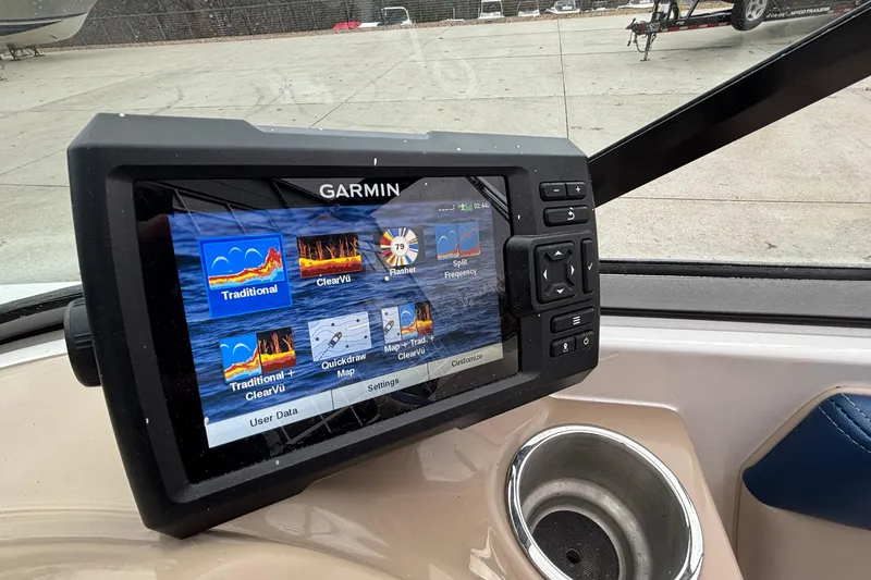 Slide: The Image of Garmin fishfinder on 2016 Chaparral 210 Suncoast Ski & Fish boat dashboard. - 32