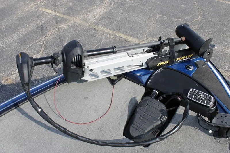 Slide: The Image of 2015 Nitro Z-9 boat with Minn Kota trolling motor on deck. - 11