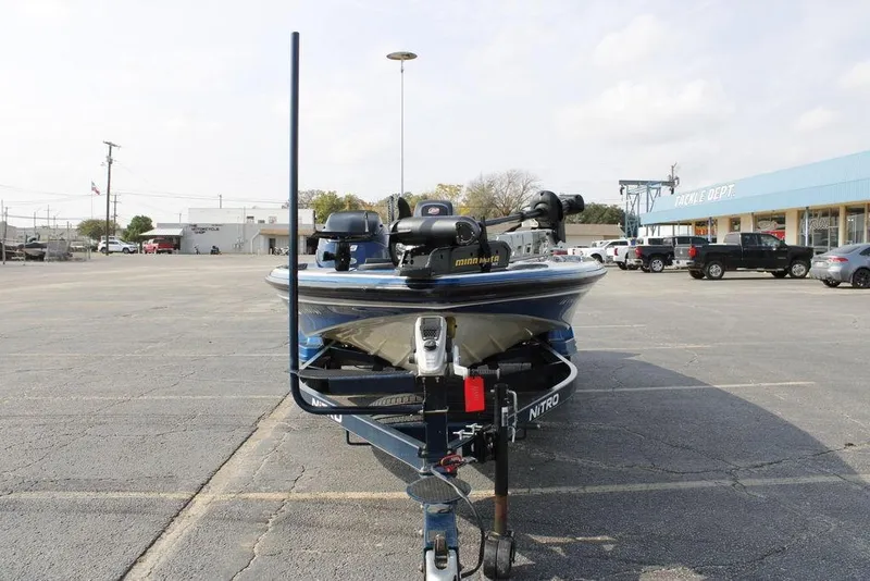 Slide: The Image of 2015 Nitro Z-9 boat on trailer in parking lot, front view. - 6