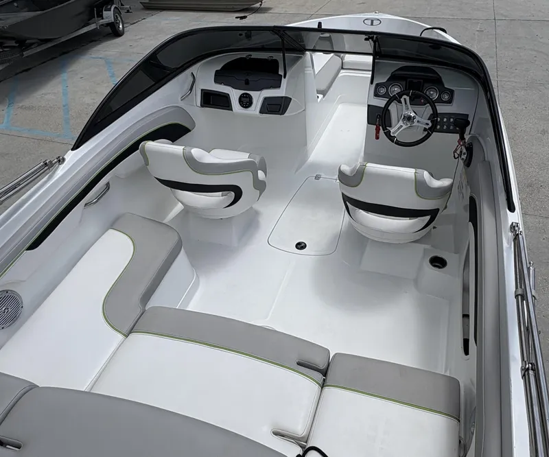 Slide: The Image of Tahoe 700 2019 - 10