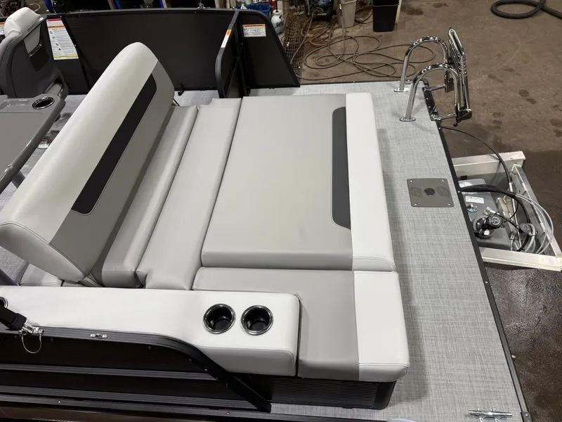 Slide: The Image of Princecraft Vectra 23 RL 2026 - 5