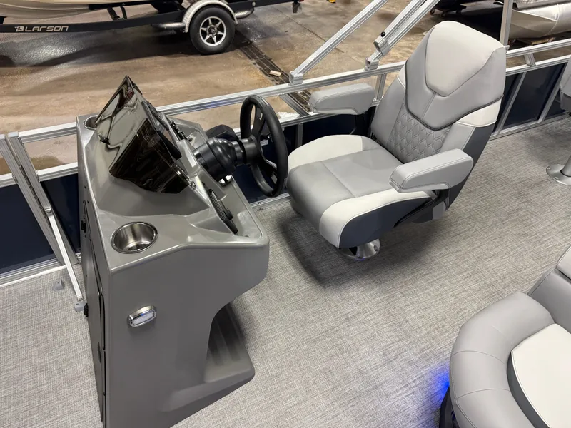 Slide: The Image of Tahoe Sport 200HP Rear Fish 2385 Tritoon 2026 - 10