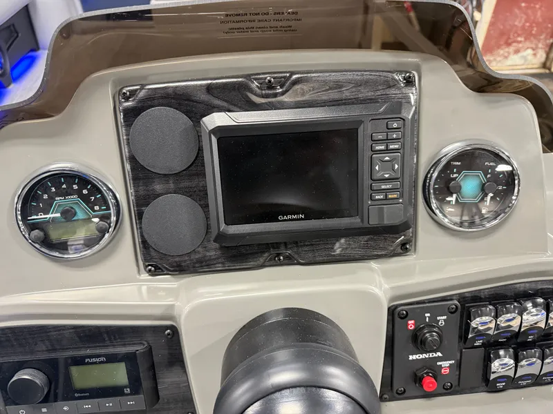 Slide: The Image of Tahoe Sport 200HP Rear Fish 2385 Tritoon 2026 - 14