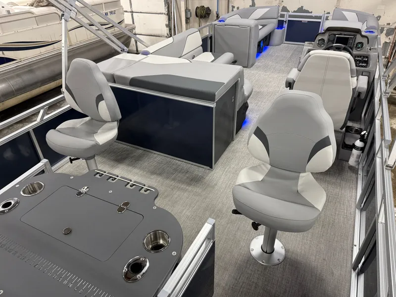 Slide: The Image of Tahoe Sport 200HP Rear Fish 2385 Tritoon 2026 - 25