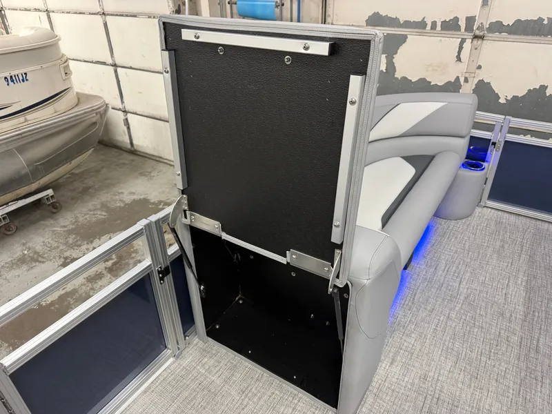 Slide: The Image of Tahoe Sport 200HP Rear Fish 2385 Tritoon 2026 - 27