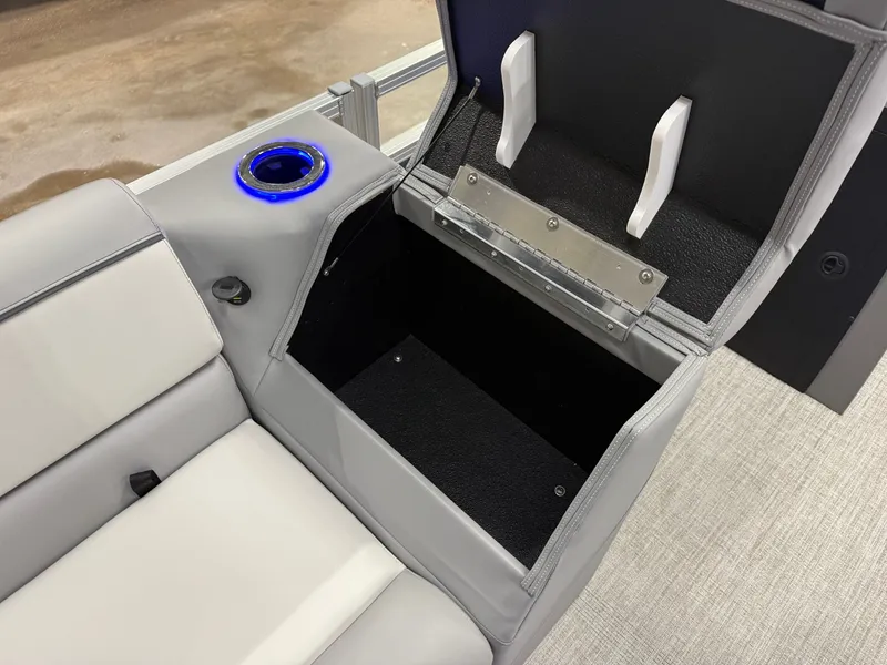 Slide: The Image of Tahoe Sport 200HP Rear Fish 2385 Tritoon 2026 - 31