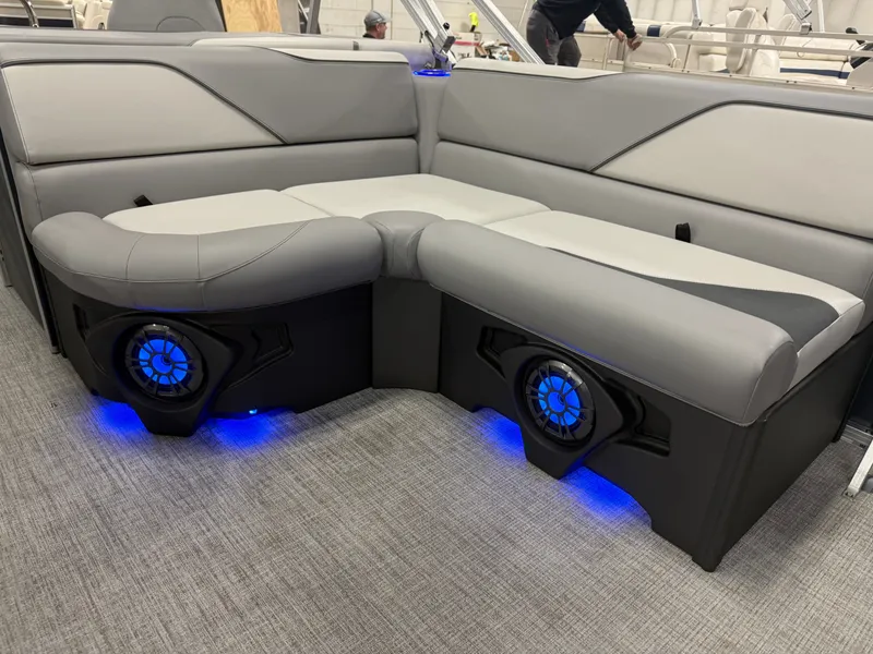 Slide: The Image of Tahoe Sport 200HP Rear Fish 2385 Tritoon 2026 - 37