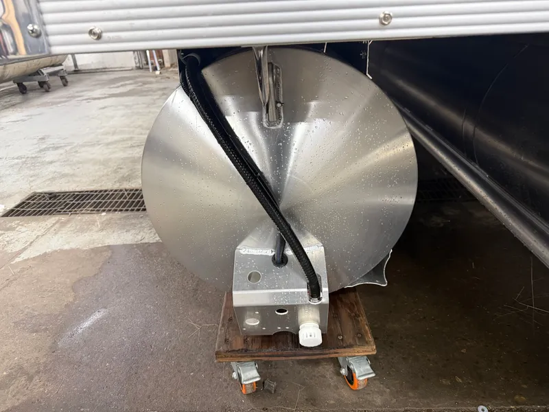 Slide: The Image of Tahoe Sport 200HP Rear Fish 2385 Tritoon 2026 - 43