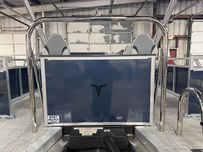 Slide: The Image of Tahoe Sport 200HP Rear Fish 2385 Tritoon 2026 - 47