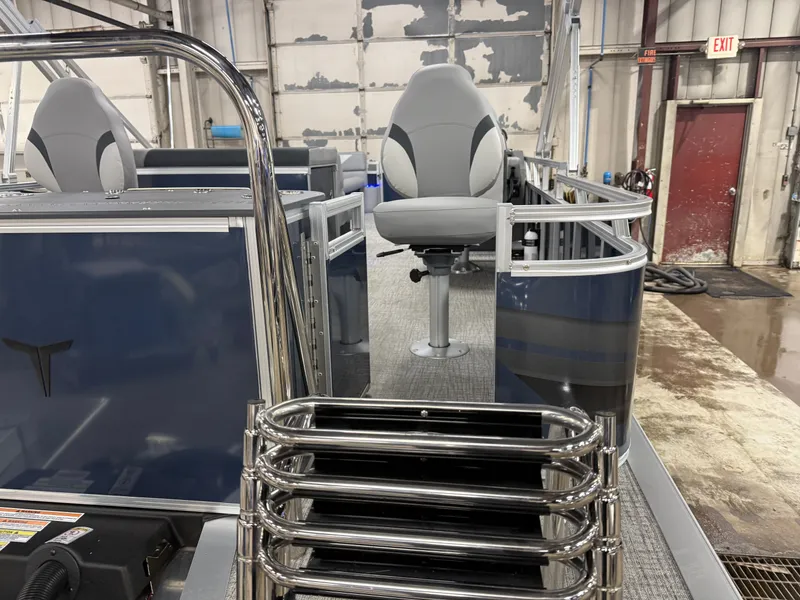 Slide: The Image of Tahoe Sport 200HP Rear Fish 2385 Tritoon 2026 - 49