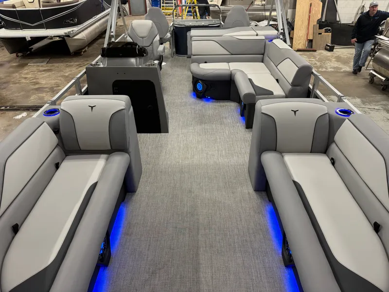 Slide: The Image of Tahoe Sport 200HP Rear Fish 2385 Tritoon 2026 - 6